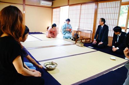 春日大社での茶会の様子.JPG